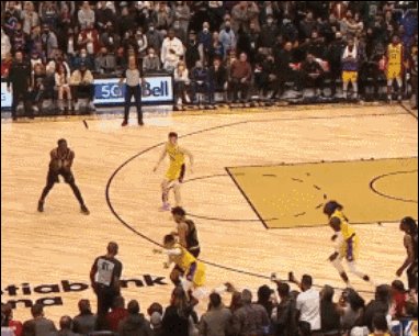 1647664658897088082.gif 1.gif